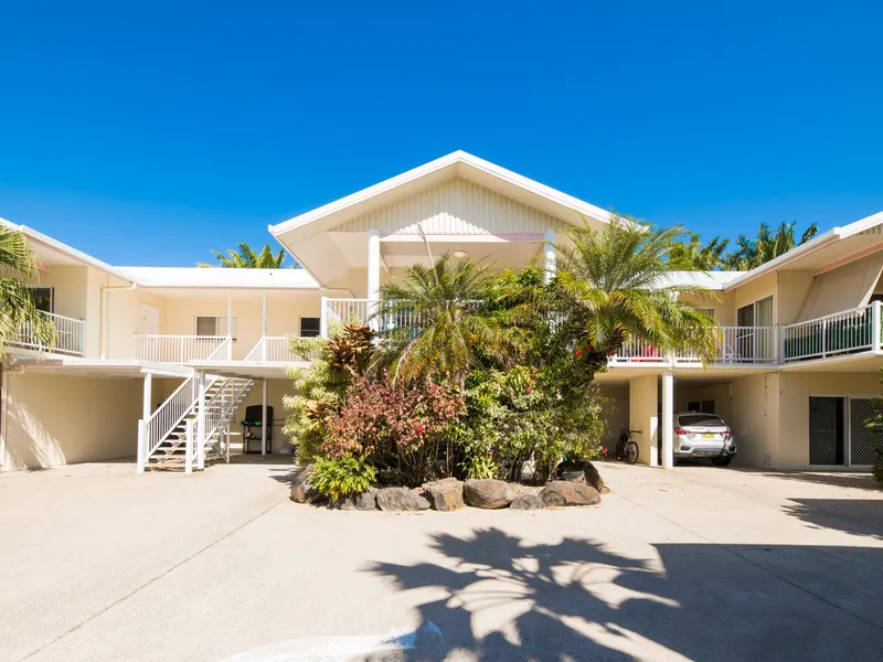 3-Bedroom Resort Apartment With Lagoon Style Pool