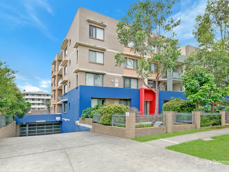 Readymade open plan apartment with two balconies and tenants in place