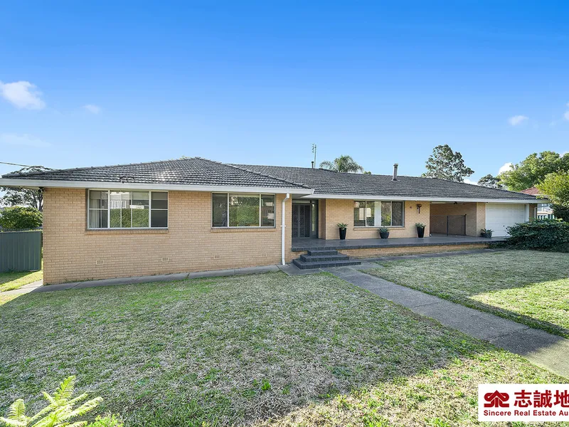 Beautiful Big House with 1346m2 Development Land