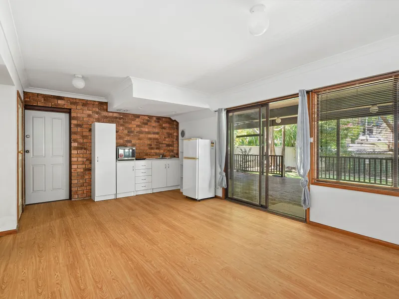 1 BEDROOM SELF CONTAINED FLAT IN TRANQUIL SETTING