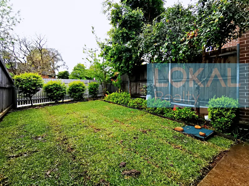 Cozy Townhouse with Convenient Location