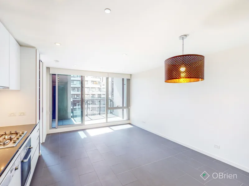 Modern and Light filled Apartment - VIEW OUR VIRTUAL TOUR!