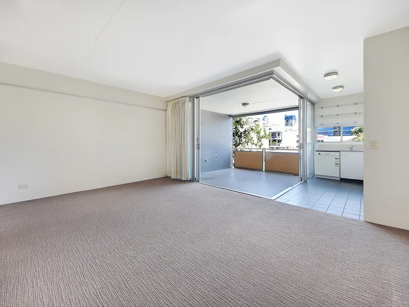 BRIGHT, SPACIOUS & CONVENIENTLY LOCATED