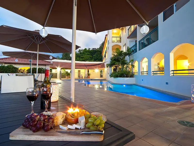 Beach Side Apartment With Beautiful Ocean Views