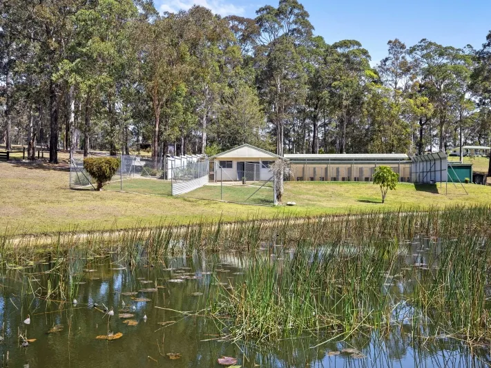 HIGHLY REGARDED INDOOR LUXURY BOARDING KENNELS & CATTERY - BEAUTIFUL BATEMANS...