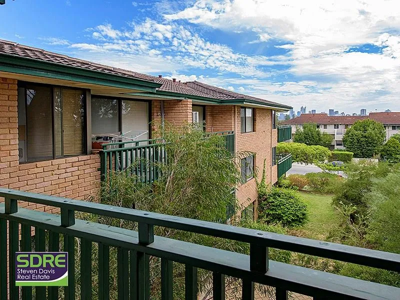 Large First Floor Two Bedroom Apartment with city views.