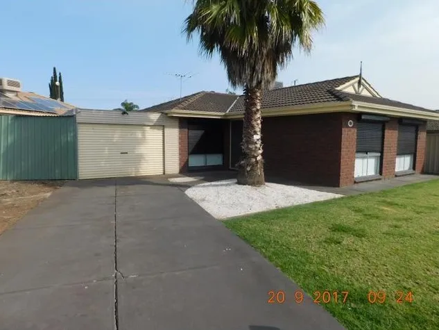 Modern home with aircon and solar walking distance to major shops