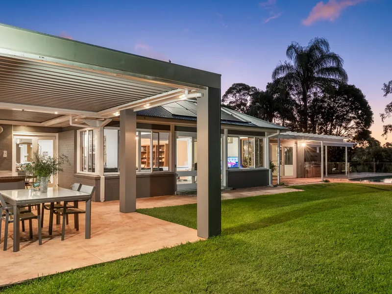 Semi Rural Retreat with Equestrian Facilities