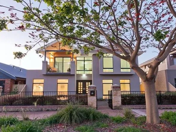 LUXURY LIVING IN GUILDFORD'S ADJACENT 