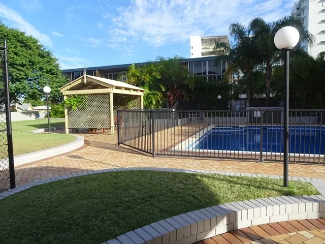 Spacious Three Bedroom Unit with Parking for Two Cars, Pool & Tennis Court