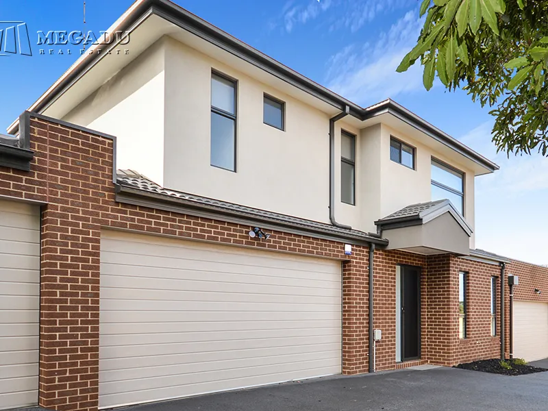 SLEEK, STREAMLINED AND ALMOST NEW