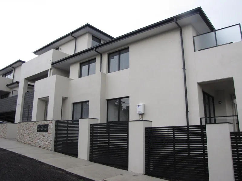 Boutique Apartment with First Week Rent Free!!