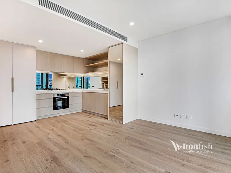 Safest Building in CBD with 24 hours concierge!