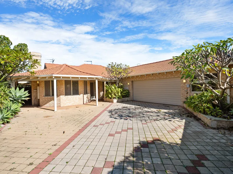 Beachside location and lifestyle!