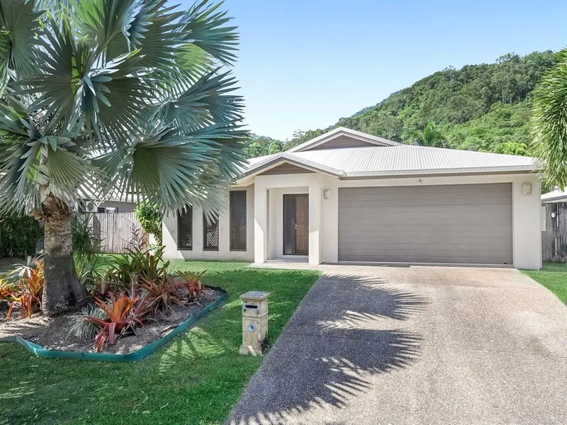 Redlynch Valley - 4 Bed, 2 Bath, Sizeable Yard