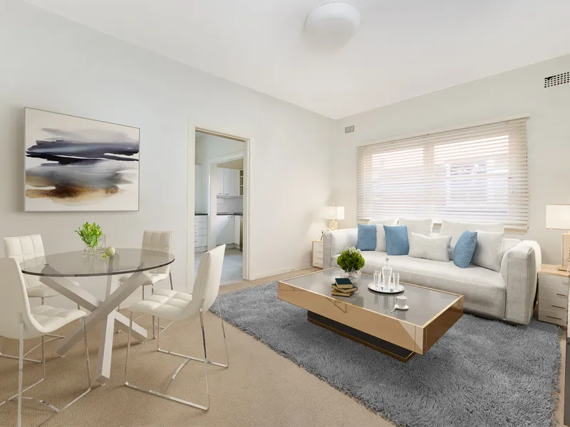 SUN DRENCHED 2 BEDROOM - NEW CARPET & FRESHLY PAINTED