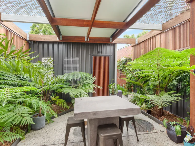 ULTRA SHEIK SOHO IN PRIME LOCATION