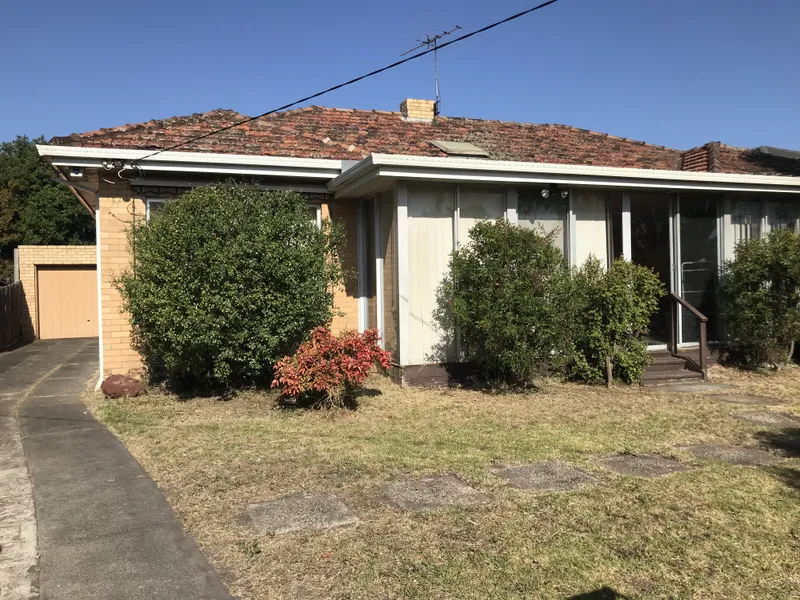 Fully furnished HOME in great location.