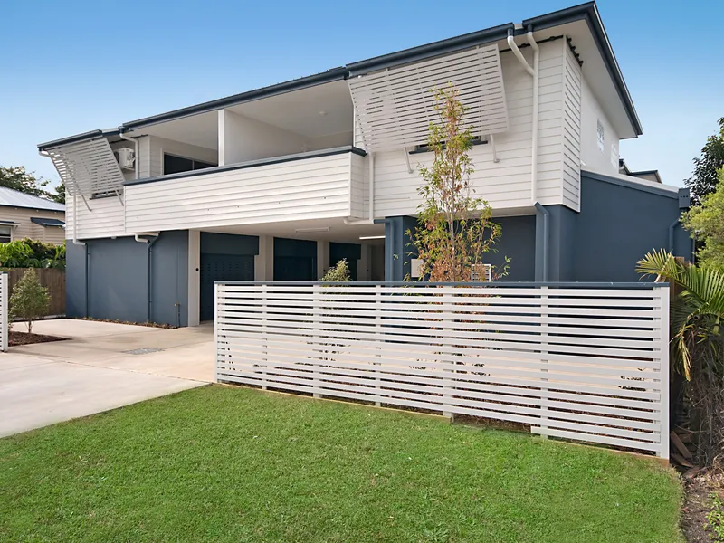 Ground floor unit with courtyard