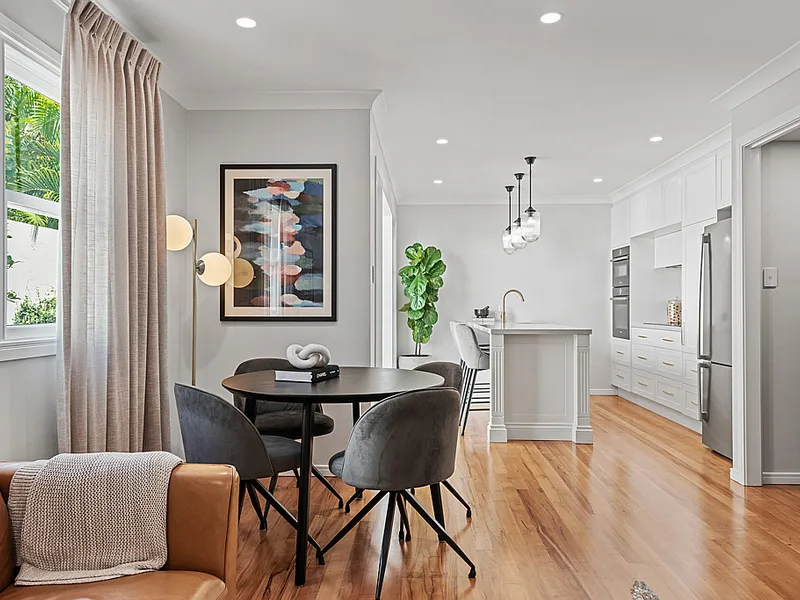 Stylishly Renovated 3 Bedroom Townhouse!