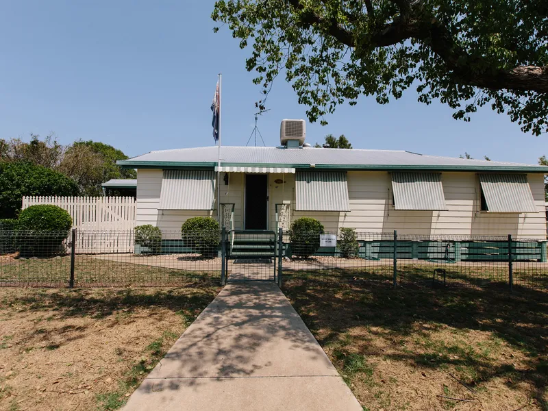 Fantastic Large Family Home. Entertainment and Space In a Great Central Location