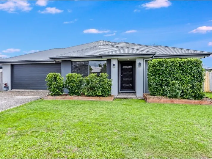 DO NOT BUILD WHEN YOU CAN HAVE THIS NEARLY NEW BUILD HOME WITH SWIMMING POOL!