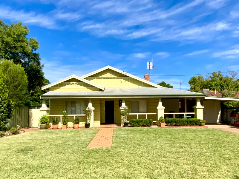 21 Clement Street, Forbes
