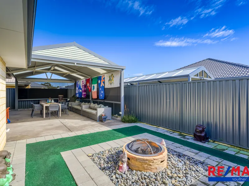 Huge Haynes Home!....Proudly presented by the Mitchell Family Team