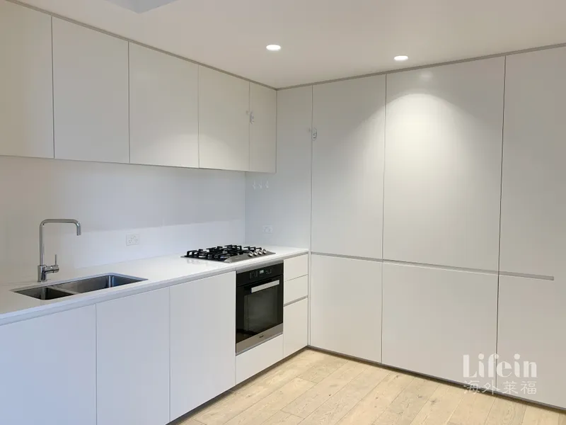 2 Bedrooms Apartment At Armadale.