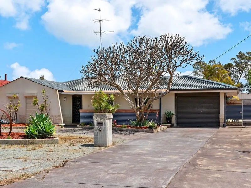 Powered Shed, Pizza Oven and it comes with a 3 bedroom home.