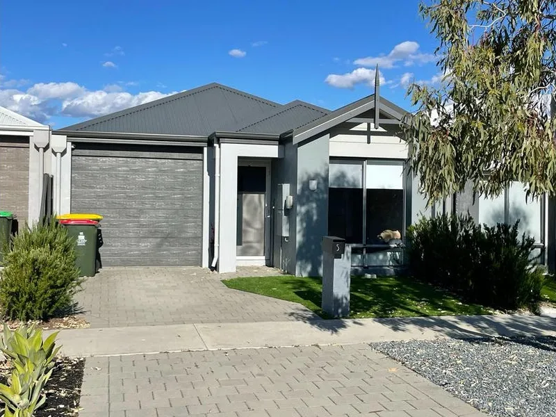 Stylish and Modern 3 Bedroom House in Banksia Grove