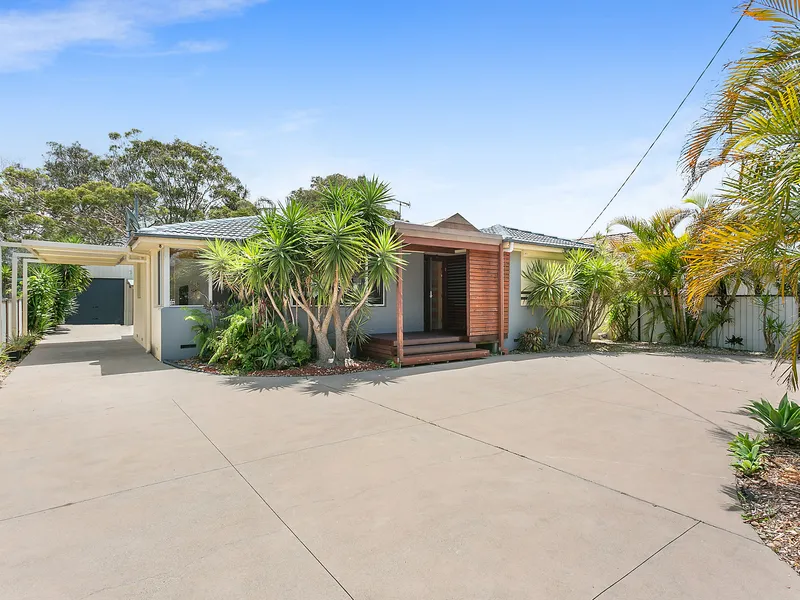 Single level home walking distance to Bateau Bay Beach