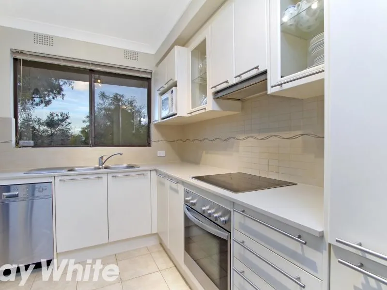 2 Bedroom Apartment in Prime Location!