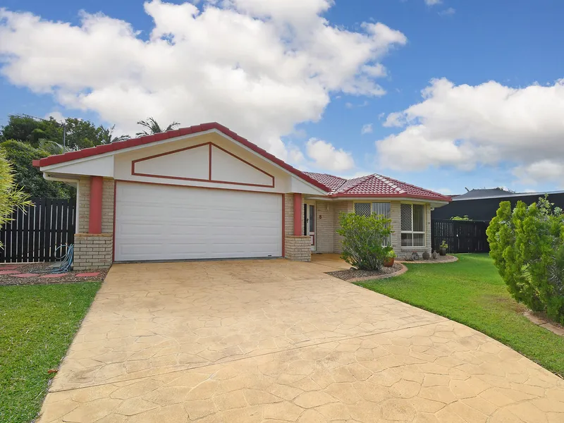 This Beautiful Home Offers A Comfortable And Convenient Living