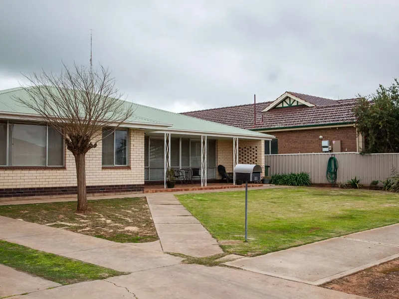 BRICK HOME with MODERN LIVING in TOWN CENTRE