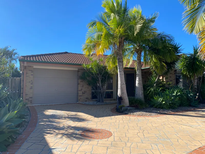FAMILY HOME IN THE HEART OF VASITY LAKES