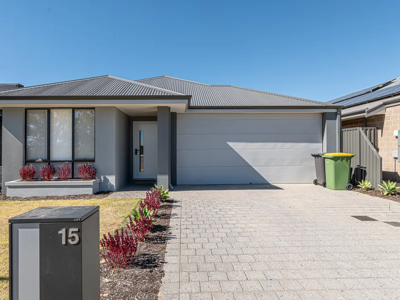 Almost New, Move in Now !