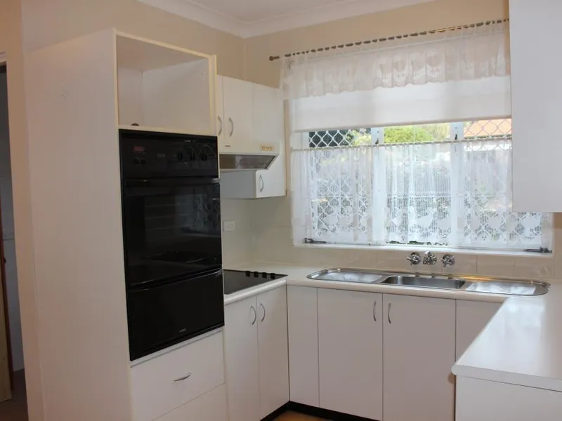 Conveniently Located 2 Bedroom Apartment