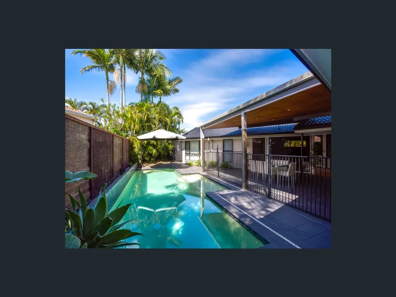 Awesome Location so Be Quick - Secure and Private Retreat - Walk to Benowa School