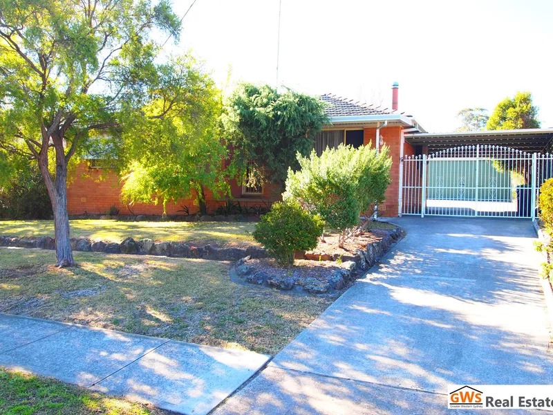 Great home in SOUTH PENRITH with HUGE COLOURBOND SHED 