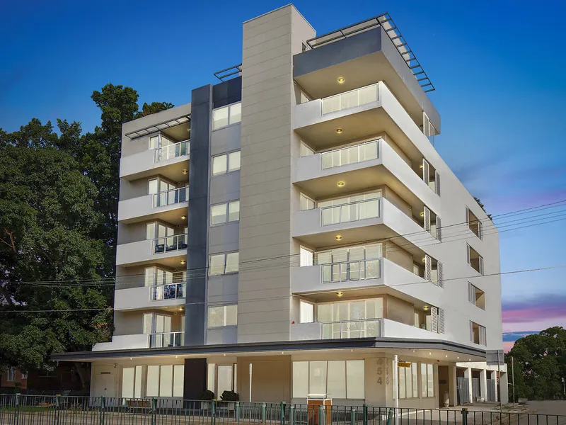 Quality contemporary apartment in convenient locale