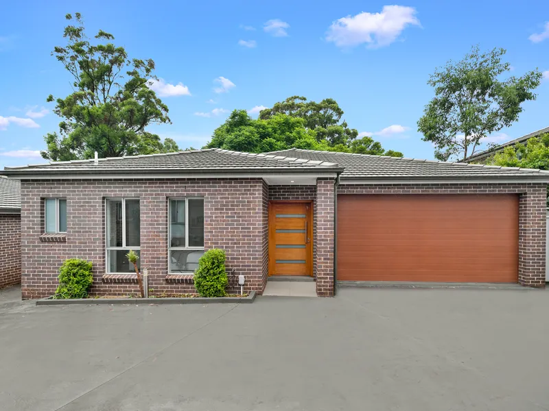 SINGLE LEVEL VILLA IN QUIET COMPLEX