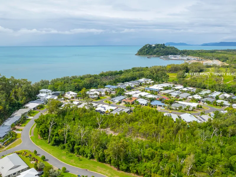 140M TO THE BEACH + SIDE ACCESS!