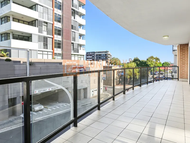 Entertainers apartment in convenient locale