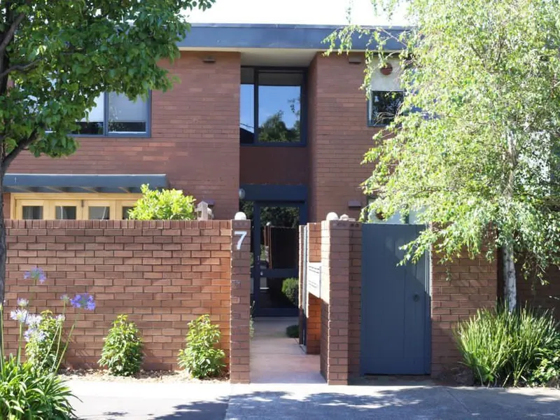 Well presented 2 Bed apartment in boutique block