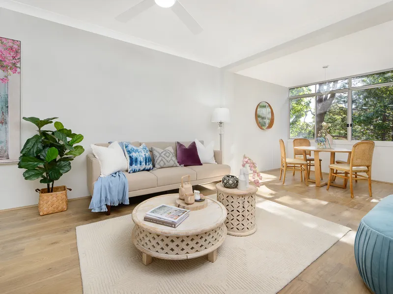 Vast fully renovated stunner easy stroll to rail