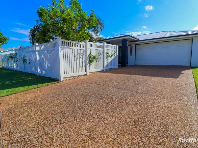 COASTAL COMFORT, YOUR DREAM HAVEN AWAITS