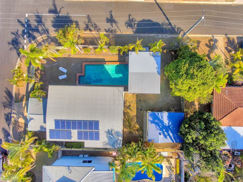 LET ME ENTERTAIN YOU!