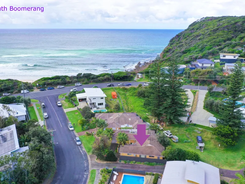 Sunny surf-side villa at South Boomers!