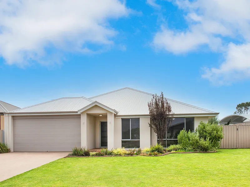 Fantastic Home Near the Canals!